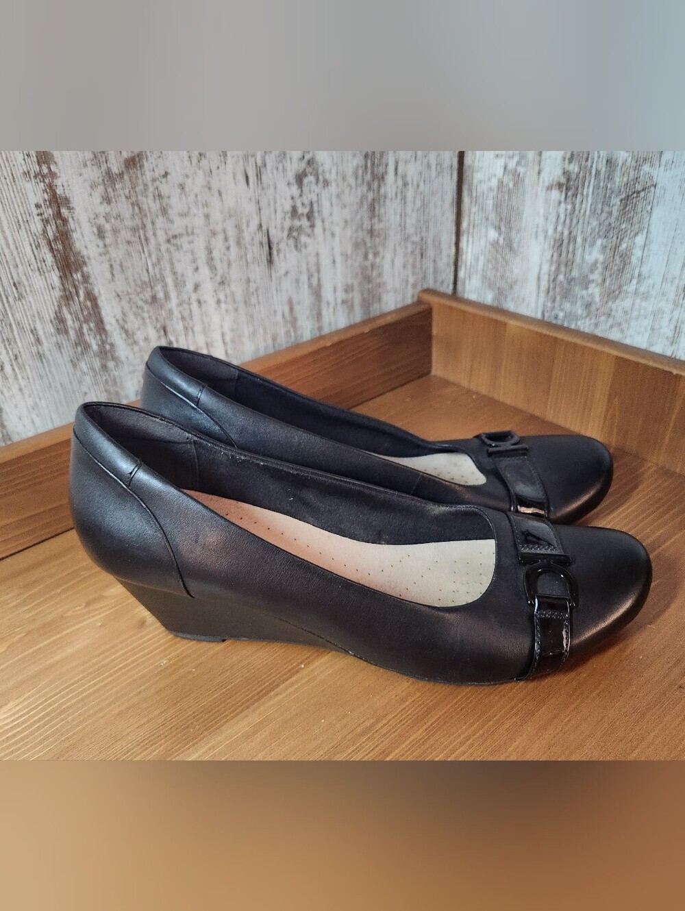 Clarks Collection Shoes Black Leather Wedge Loafers with Buckle Accent Sz 11M